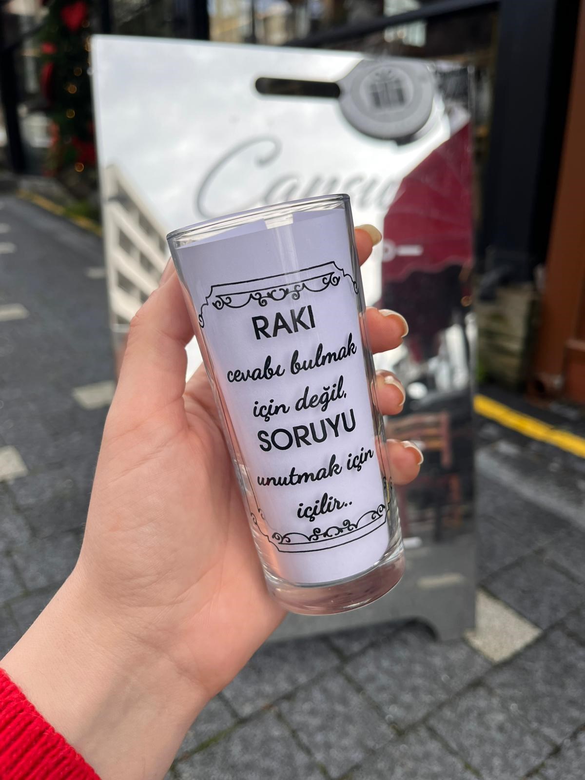 Rakı Cevabı Bulmak İçin Değil Soruyu Unutmak İçin İçilir Rakı Bardağı