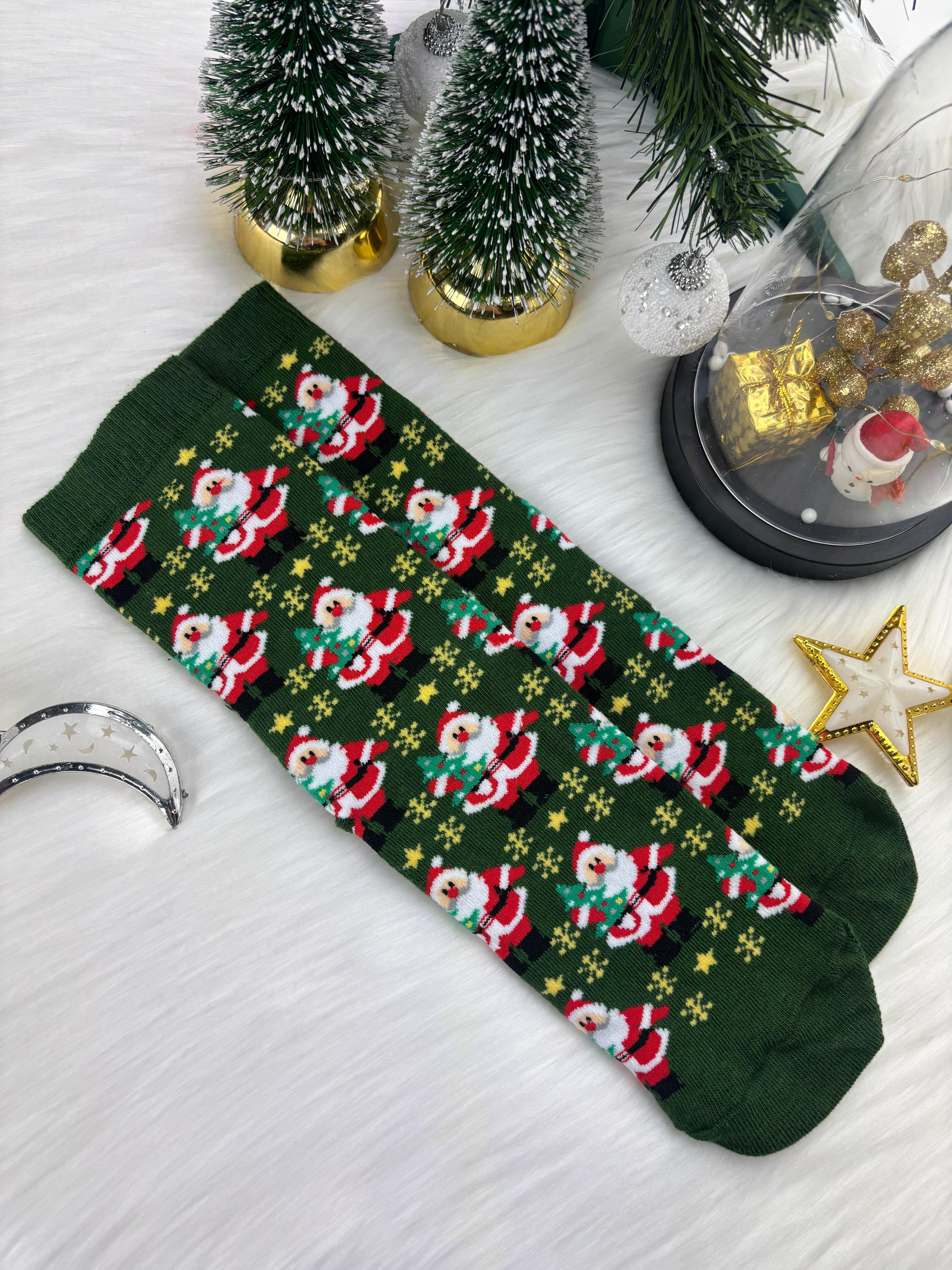 Sevimli Yılbaşı Temalı Noel Baba Desenli Çorap