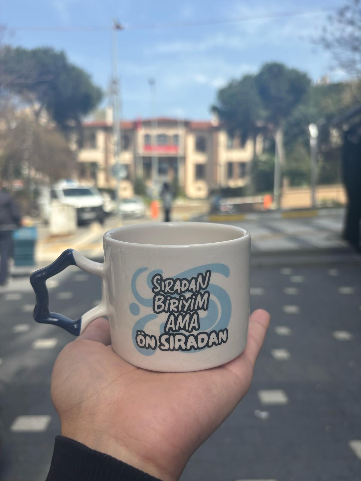 Sıradan Biriyim Ama Ön Sıradan Yıldız Kupa