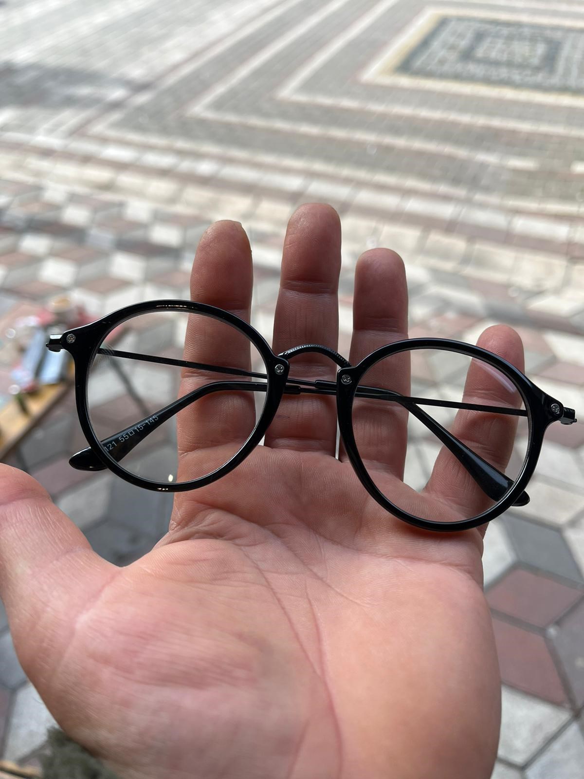 Siyah Çerçeveli Optik Gözlük
