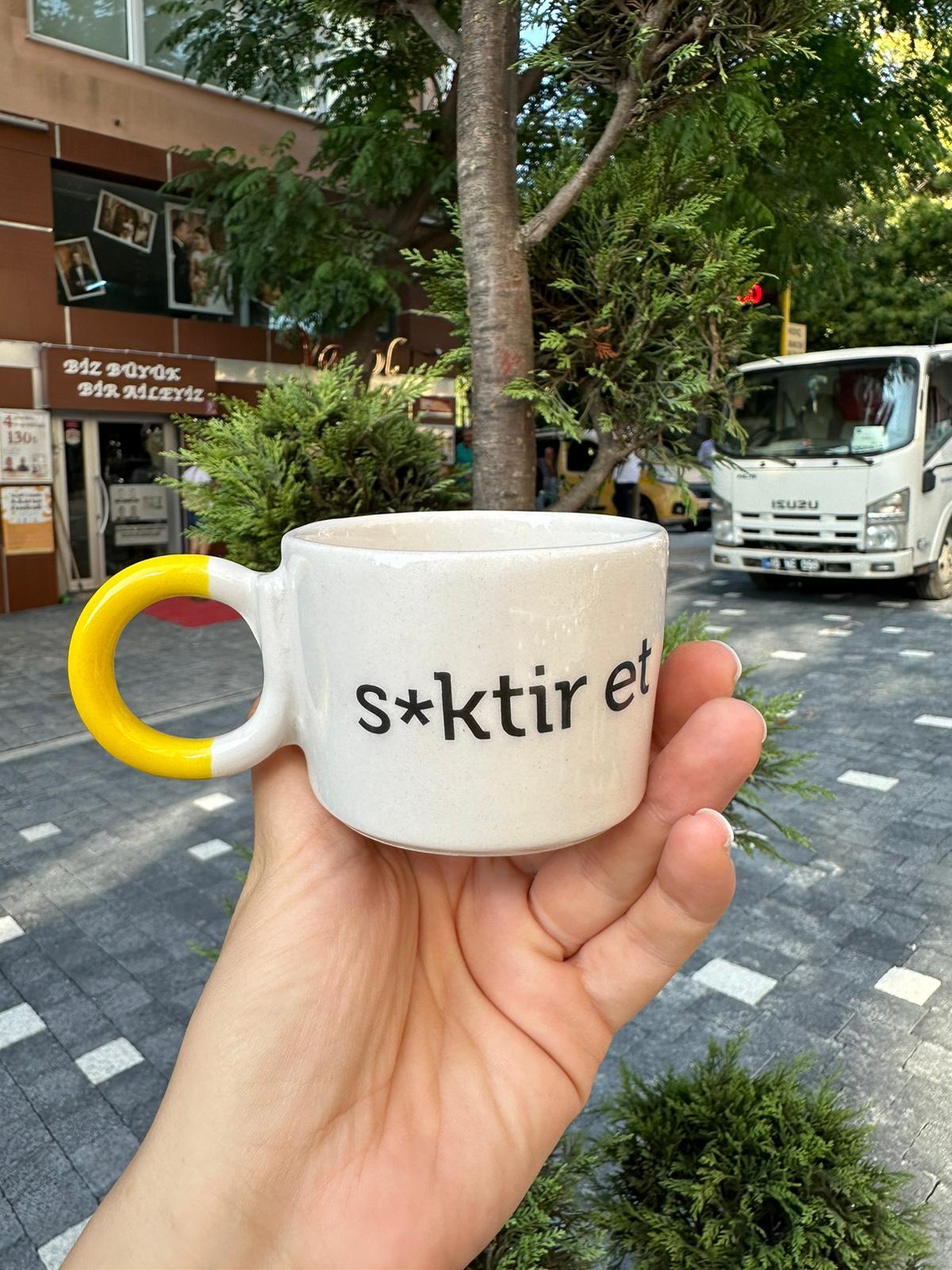 S*ktir Et Düğüm Kulplu Kupa