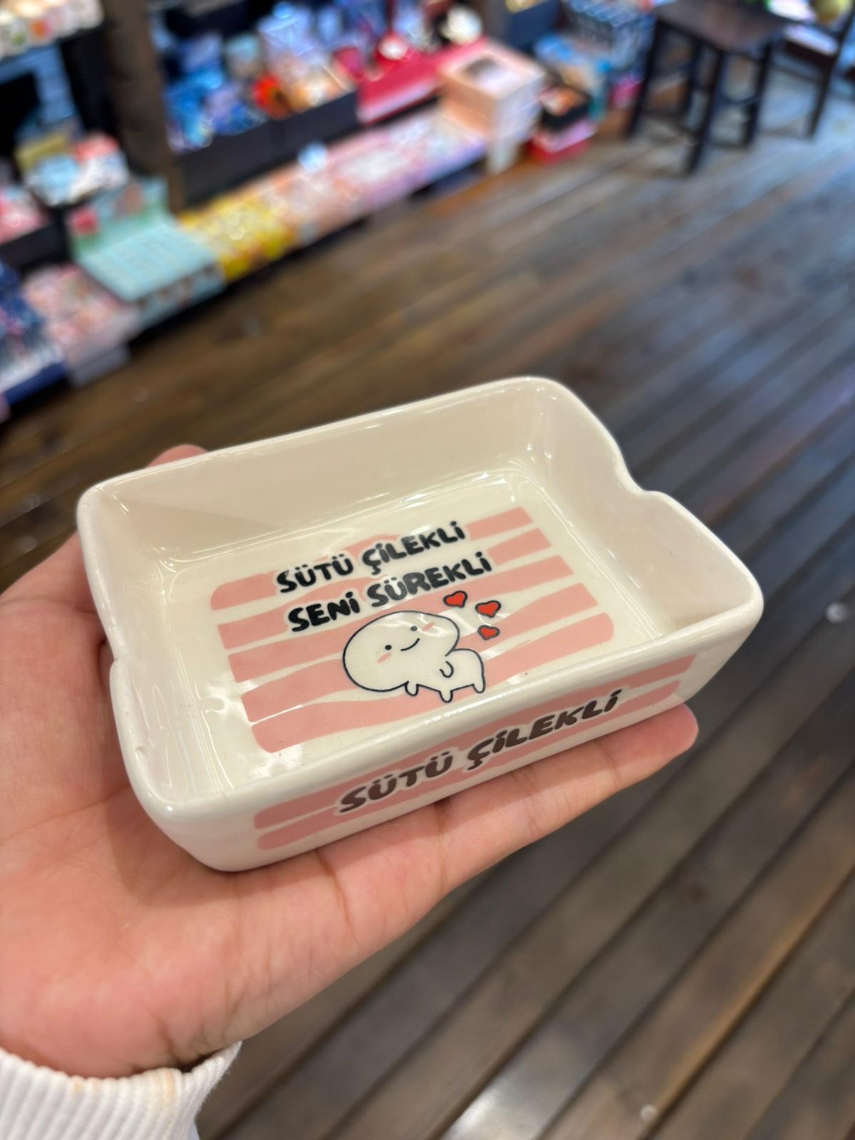 Sütü Çilekli Seni Sürekli Küllük