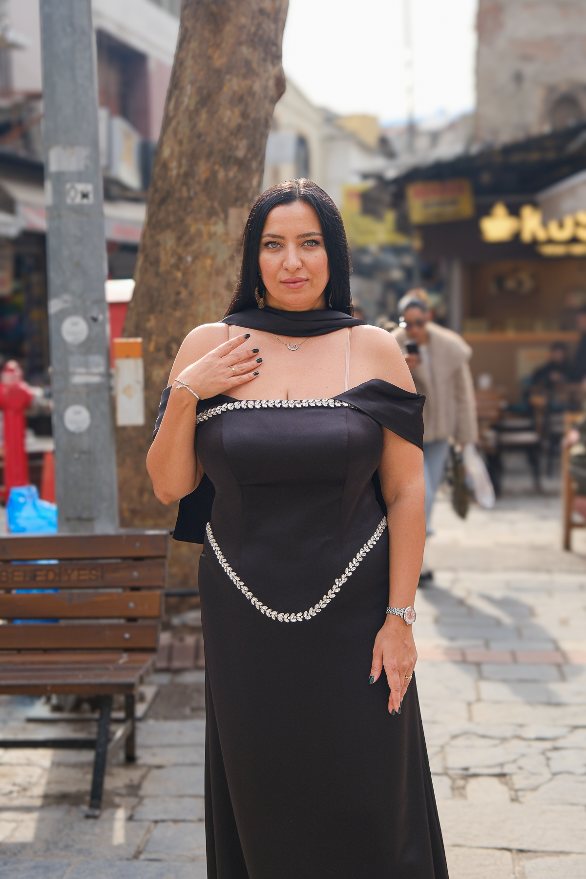 Siyah Taş Detaylı Saten Uzun Abiye