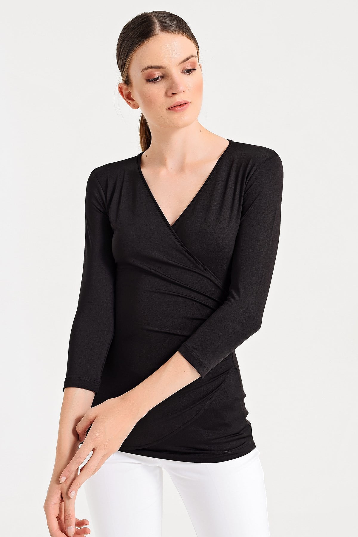 Hafif Parlak Şık Kumaş Anvelop Büzgülü Kapri Truvakar Kol Body Bluz-Siyah 