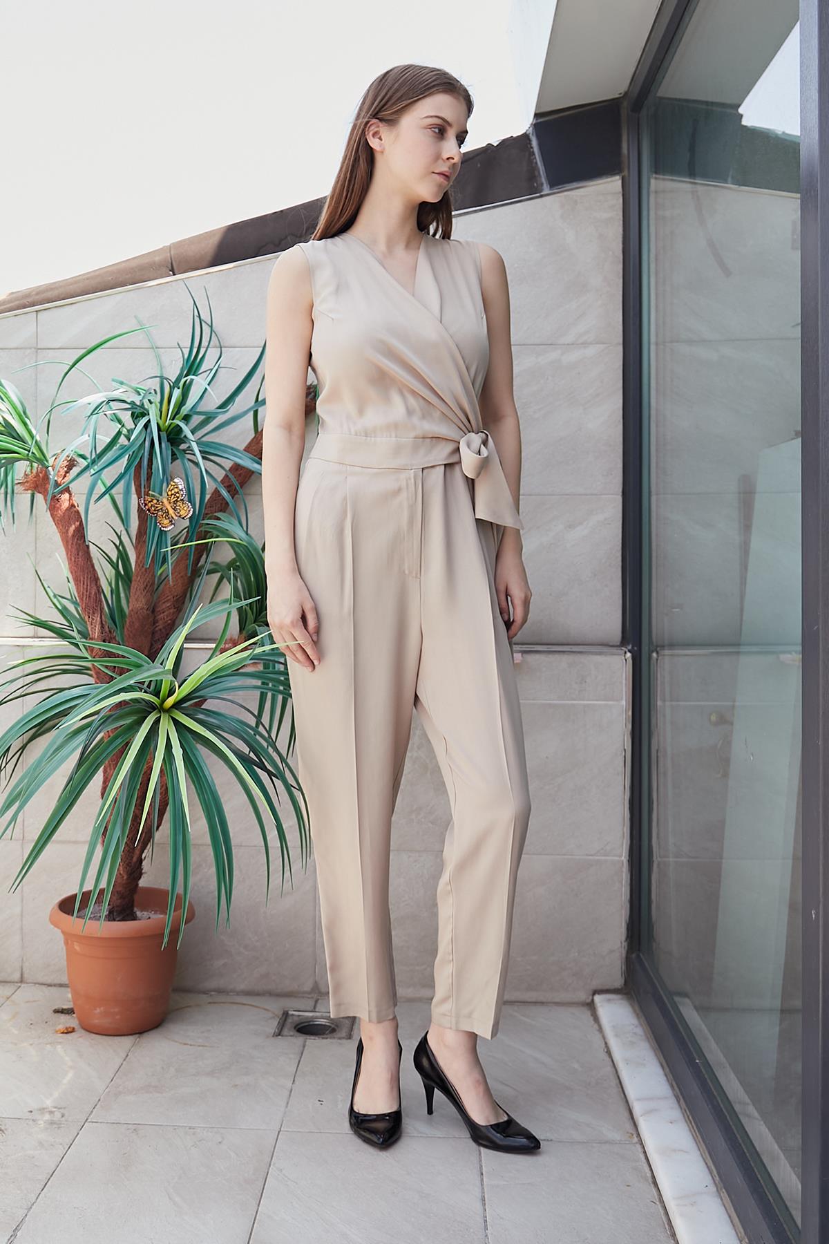 kadın %100 tencel anvelop kruvaze bağcıklı cepli önü pileli dar paça tulum