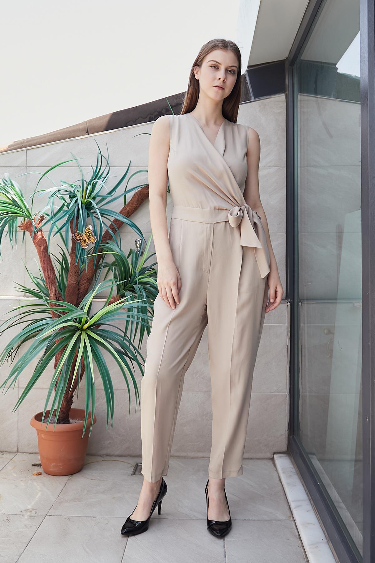 kadın %100 tencel anvelop kruvaze bağcıklı cepli önü pileli dar paça tulum