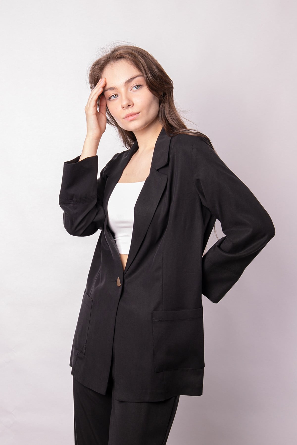 Kadın Baharlık Kumaş Rahat Kesim Yakalı Cepli Kolu Katlamalı Boyfriend Blazer Ceket-Siyah