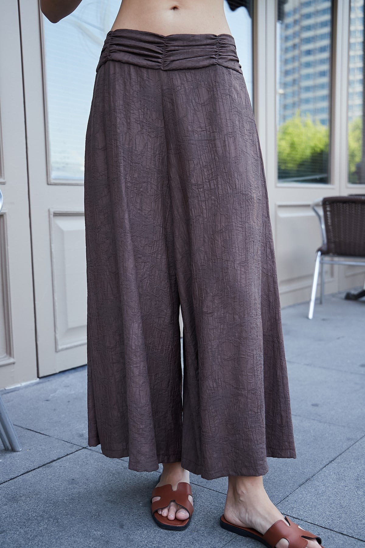 kadın çilek jakar yüksek bel beli büzgülü yan cepli bol paça pantolon
