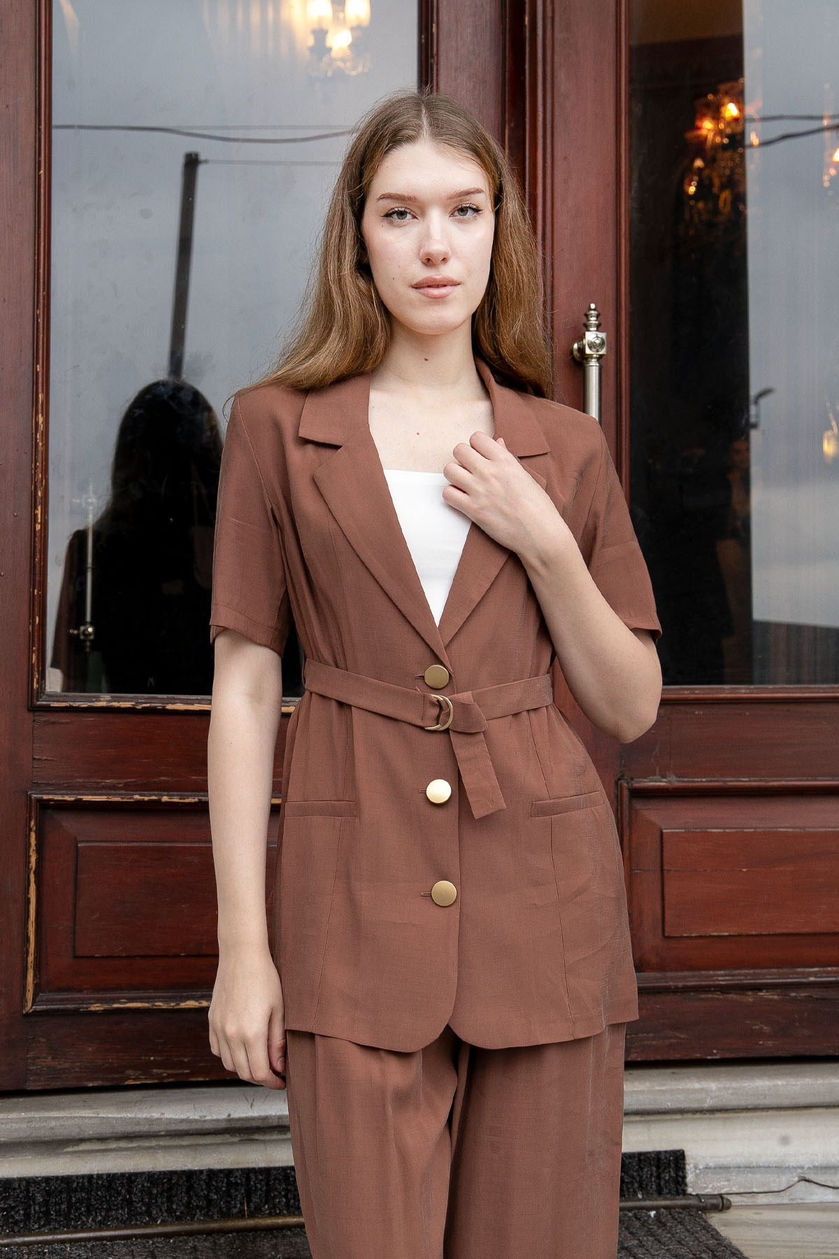 Kadın Likrasız Keten Görünümlü Kumaş Yakalı Flato Cepli Kısa Kol Blazer Ceket-Kahve