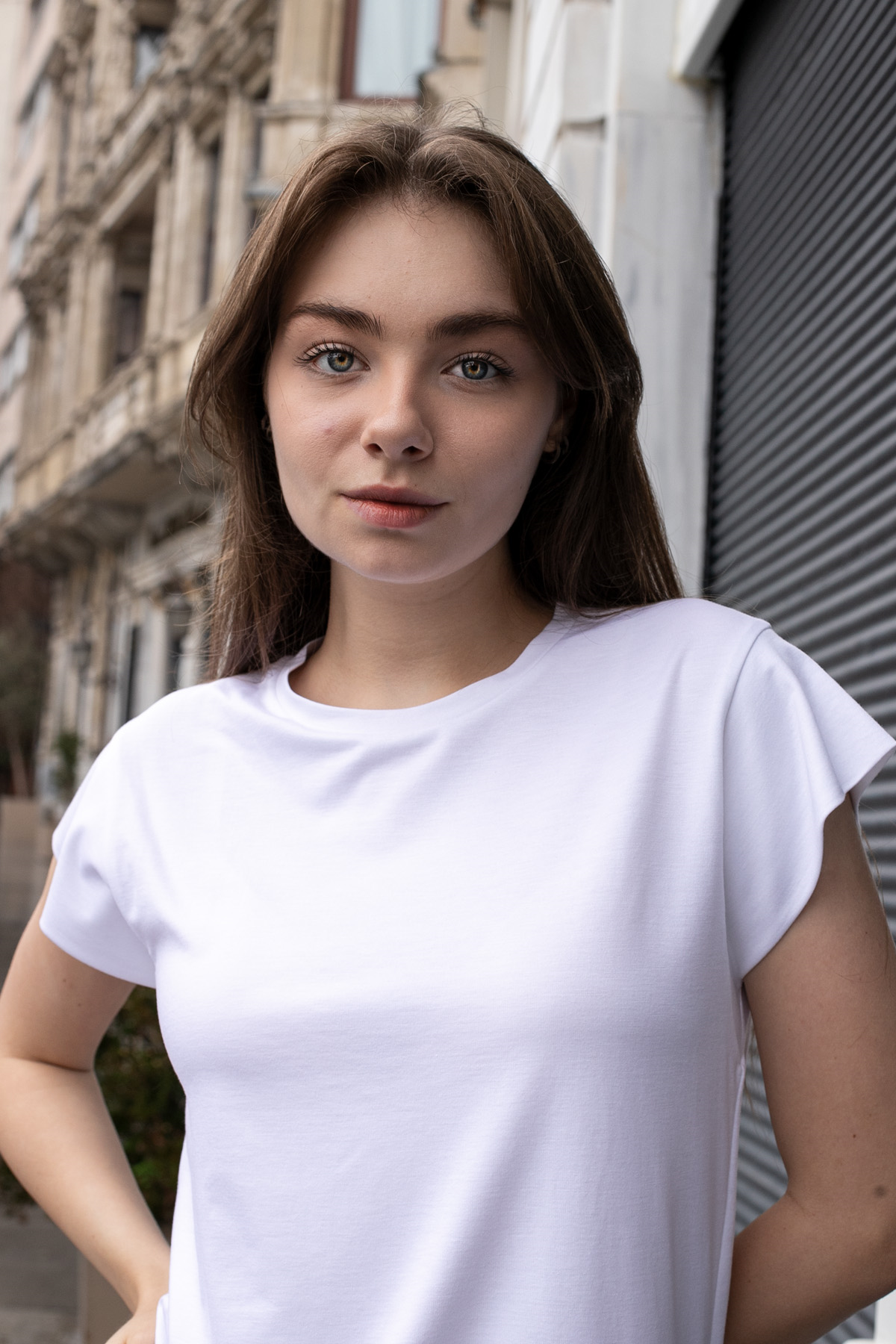 Kadın İpeksi Kumaş Geniş Sıfır Yaka Kısa Kol Tshirt Bluz-Beyaz