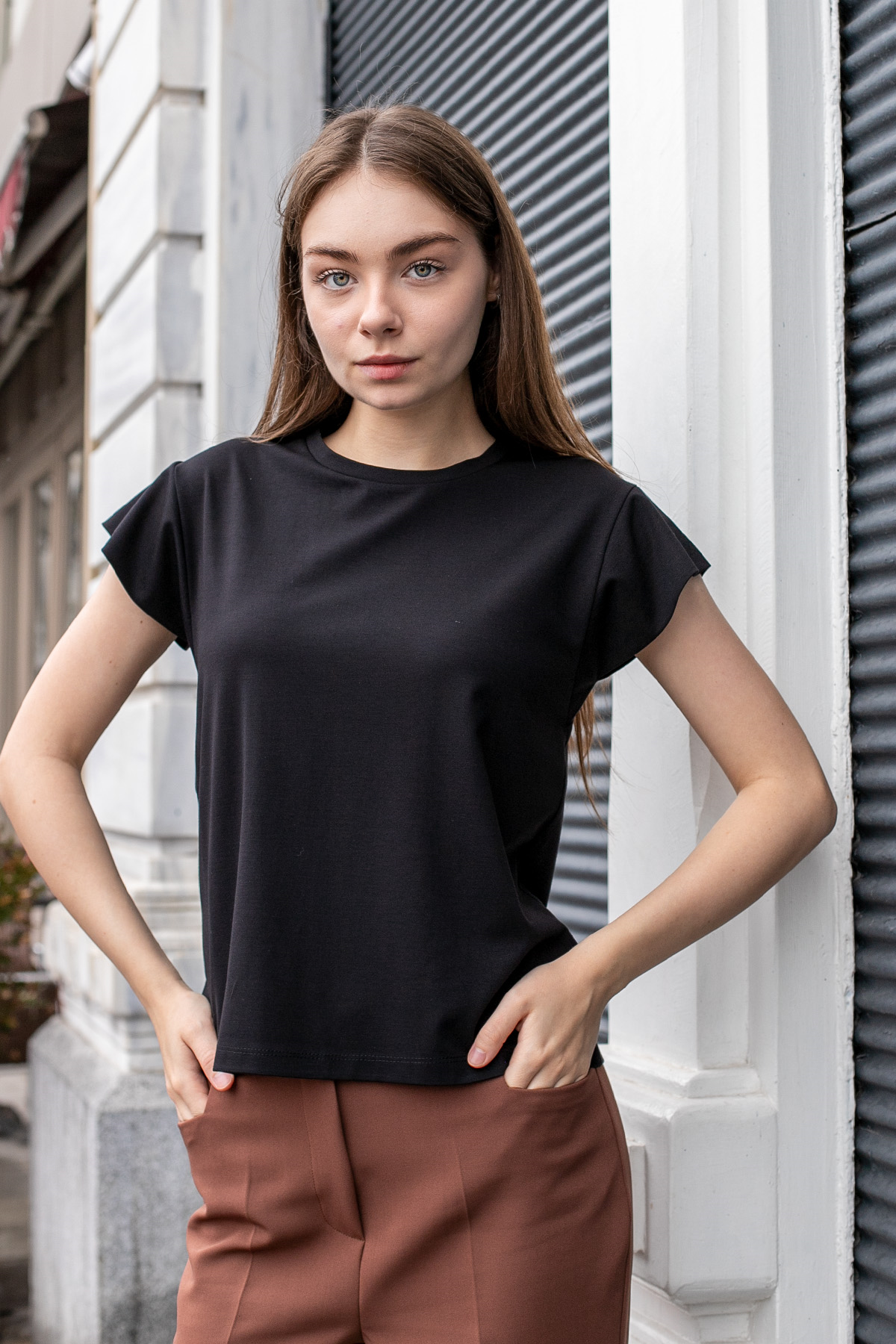 Kadın İpeksi Kumaş Geniş Sıfır Yaka Kısa Kol Tshirt Bluz-Siyah