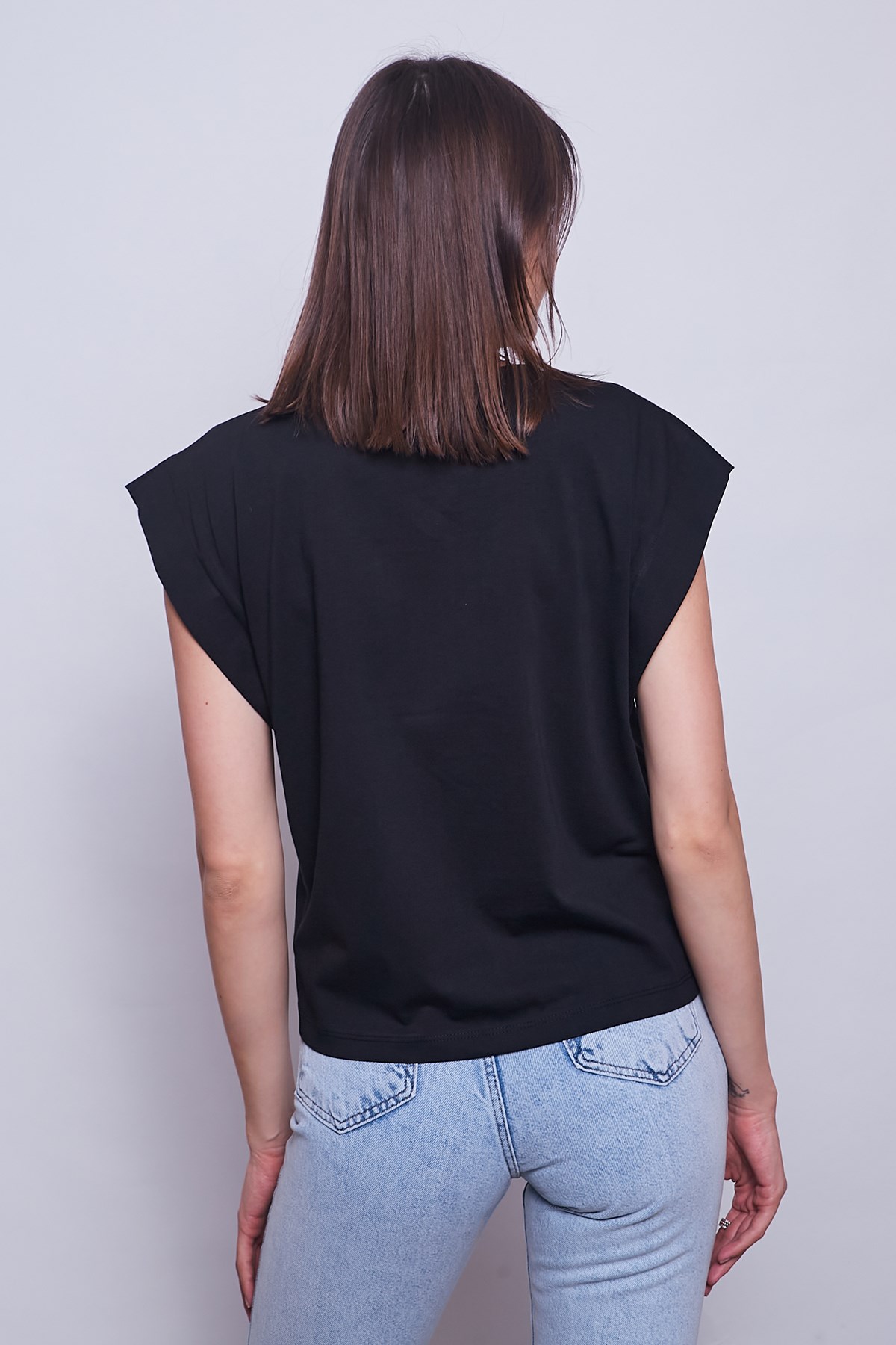 Kadın Geniş Sıfır Yaka Kısa Kol Pamuk Kumaş Oversize Tshirt-Siyah