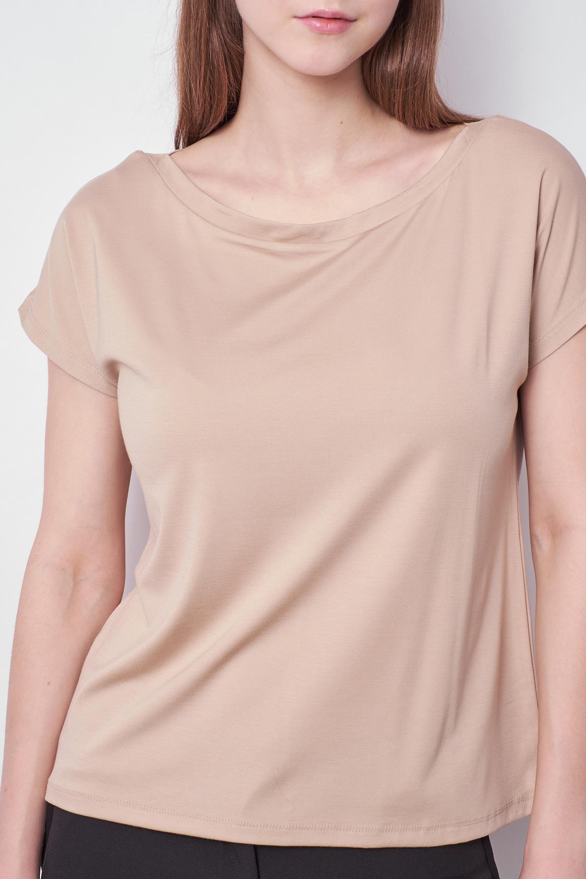 Kadın Kayık Yaka Düşük Omuzlu Kırışmaz Span Karışımlı Şık T-shirt Bluz-Koyu Bej 