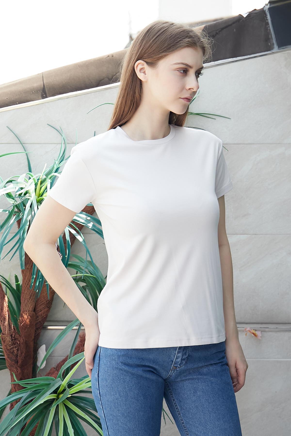 Kadın Sıfır Yaka Kırışmaz Span Karışımlı Şık Kısa Kol Likralı T-shirt Bluz-Şampanya 