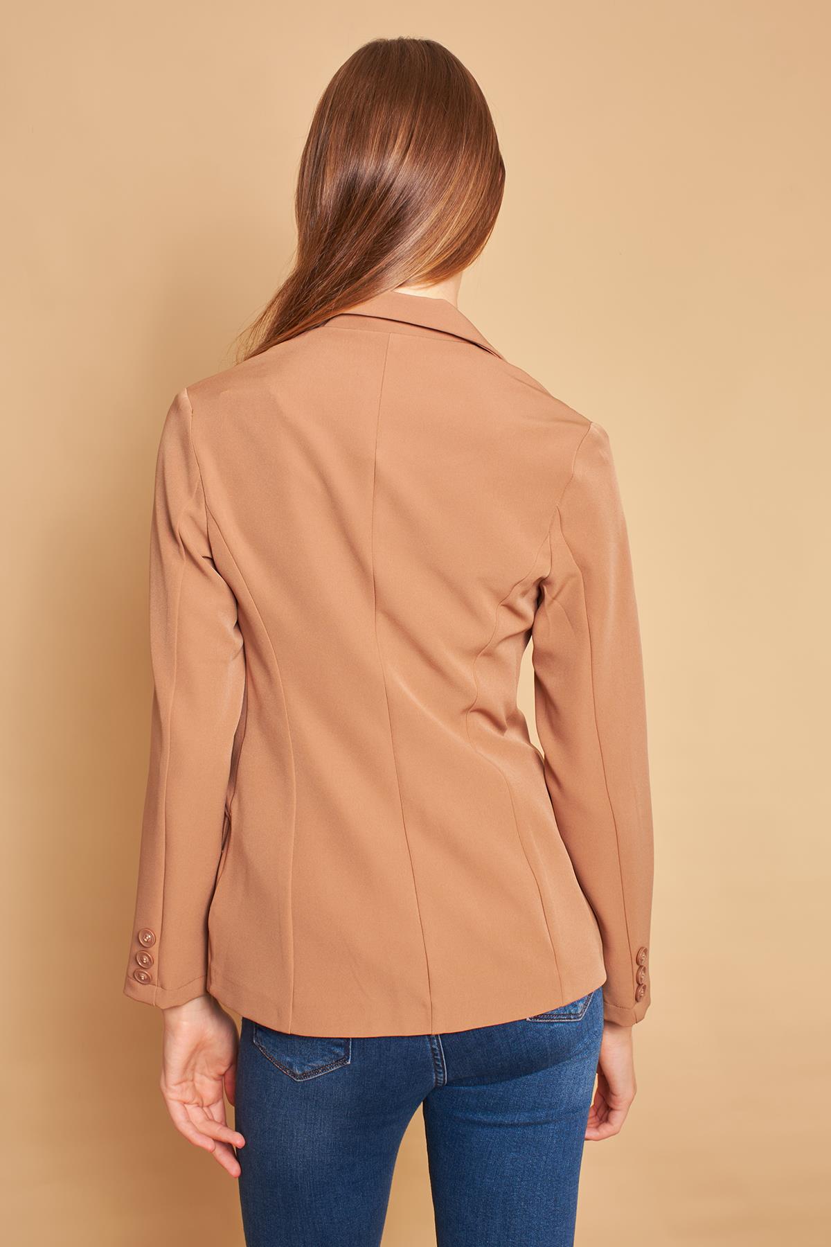 Yakalı Cep Kapaklı Uzun Kol Hafif Likralı Kumaş Ofis Blazer Ceket-Camel