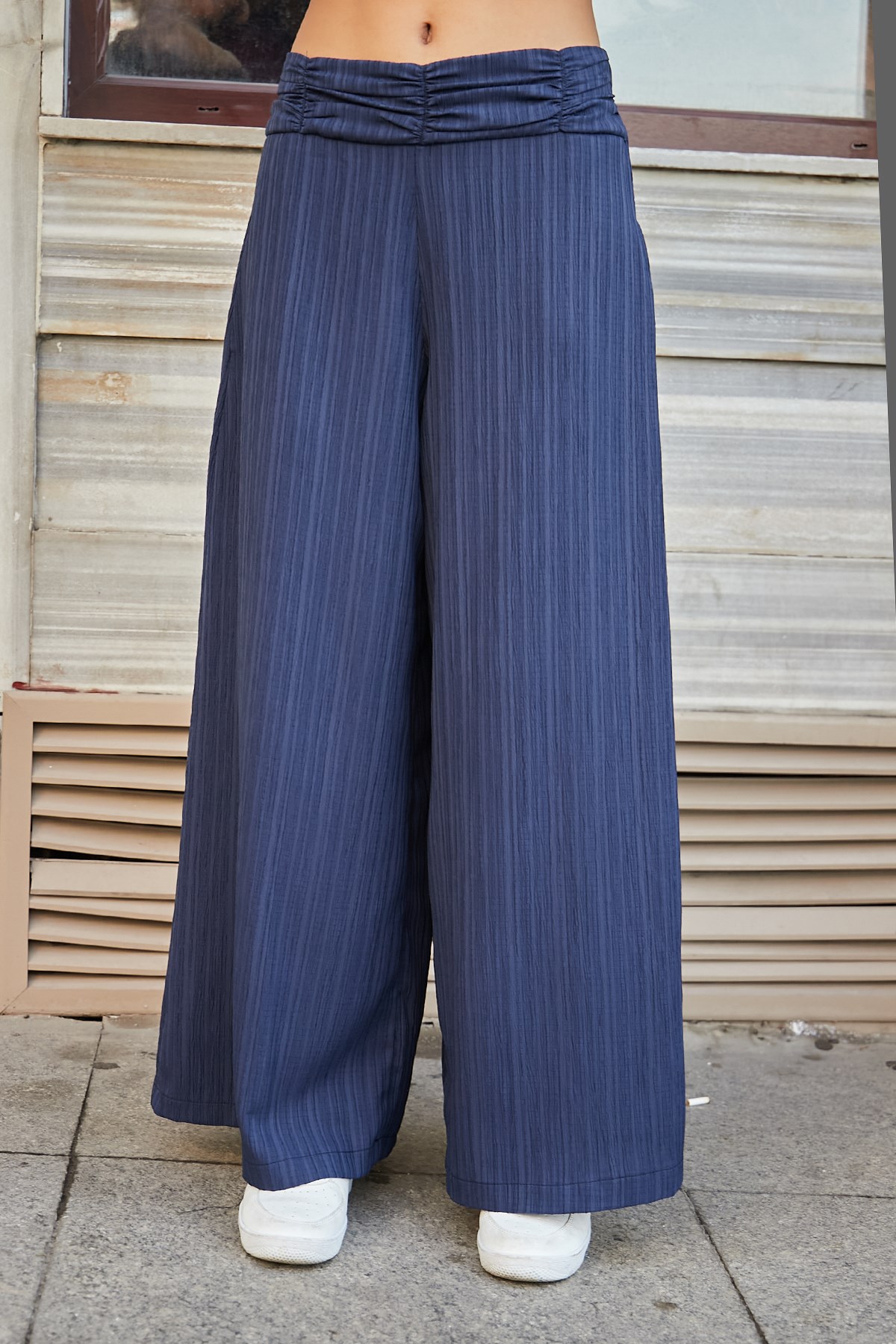kadın yüksek bel beli büzgülü yan cepli bol paça pantolon