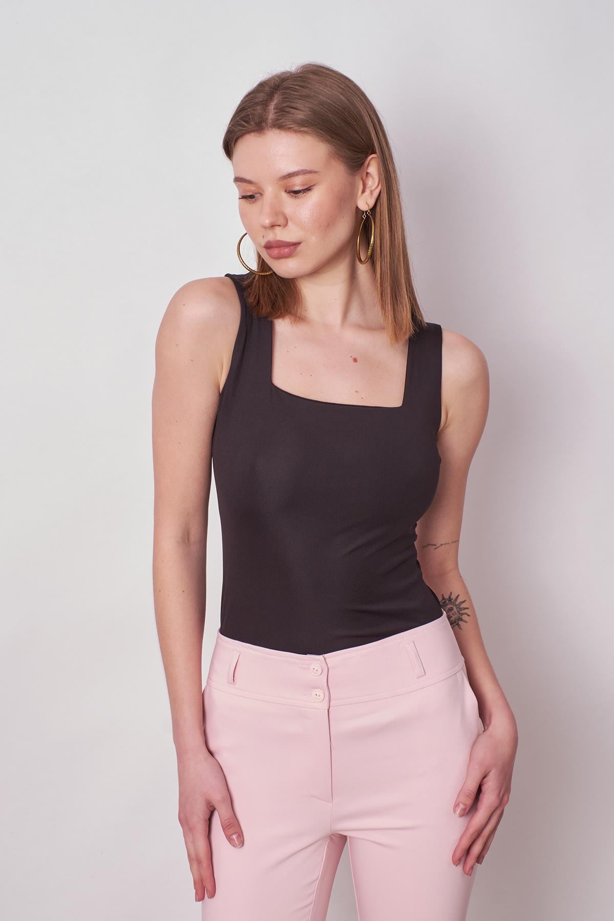 Kare Yaka Kolsuz Body -Siyah 