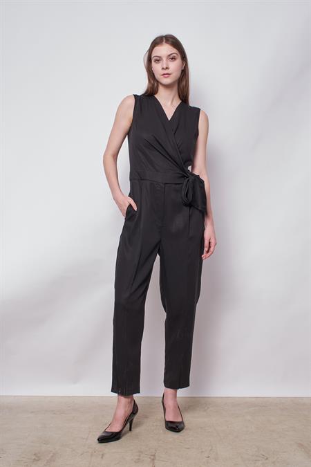 %100  Iyocell Akıcı Şık Kumaş Anvelop Kruvaze Bağcıklı Cepli Önü Pileli Dar Paça Tulum -Siyah 