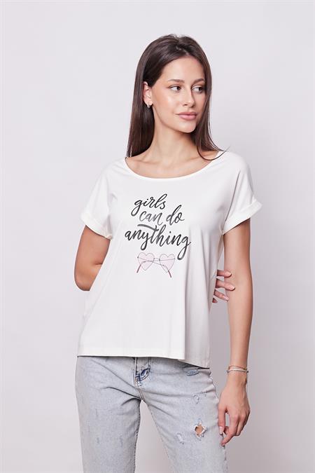 Baskılı Kayık Yaka Kırışmaz Span Karışımlı Şık Düşük Omuzlu Duble Kol Bluz -Yazı Baskılı 