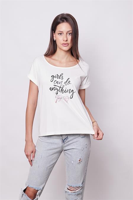 Baskılı Kayık Yaka Kırışmaz Span Karışımlı Şık Düşük Omuzlu Duble Kol Bluz -Yazı Baskılı 