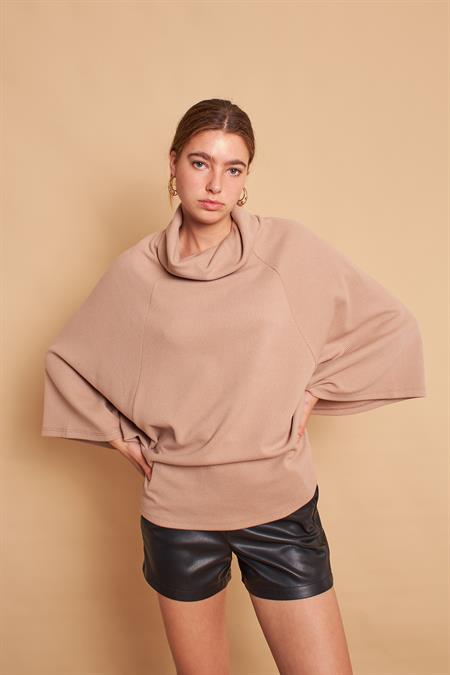Degaje Yaka Balıkçı Yarasa Model Rahat Kesim Oversize Triko Bluz-Koyu Bej