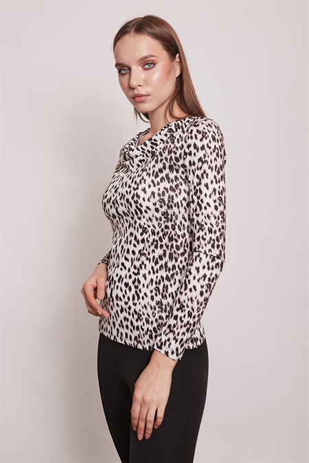 Desenli Degaje Yaka Uzun Kol Likralı Kumaş Body-Bej Leopar