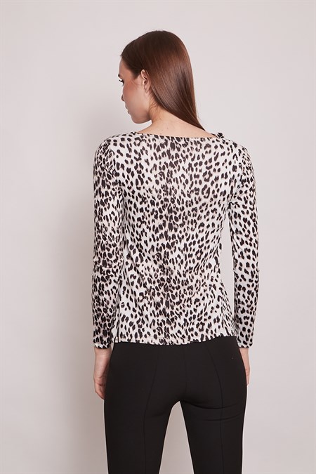 Desenli Degaje Yaka Uzun Kol Likralı Kumaş Body-Bej Leopar