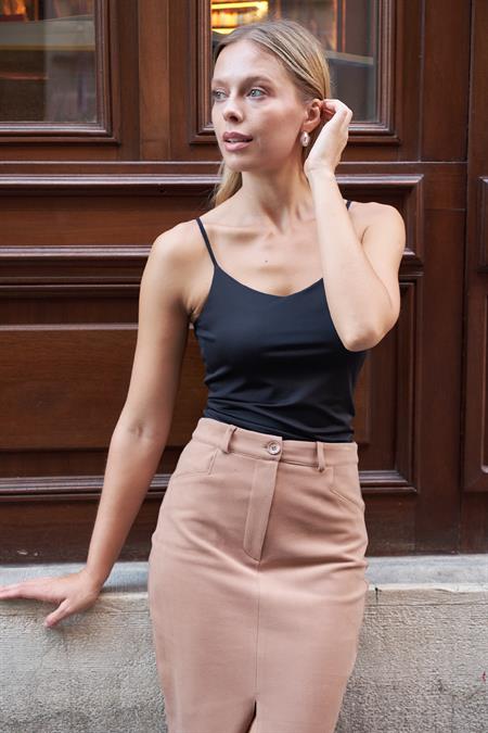 Hafif Parlak kumaş İp Askılı Şık Likralı Body-Siyah