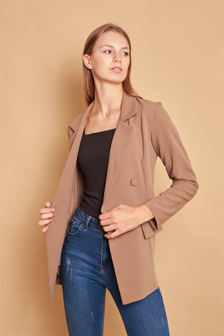 Kadın Düğme Detaylı Uzun Kol Şık Ofis Süs Cep Kapaklı Kumaş Blazer Ceket -Açık Vizon 