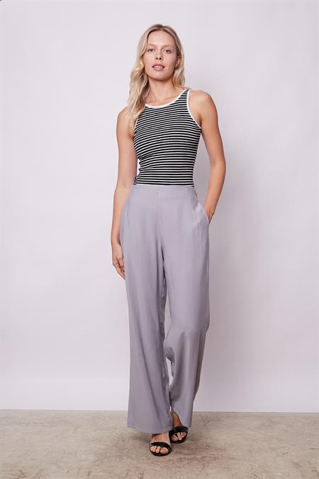 Kadın Çizgi Desneli Likralı Kaşkorse Kolsuz Body Bluz-Siyah Çizgi