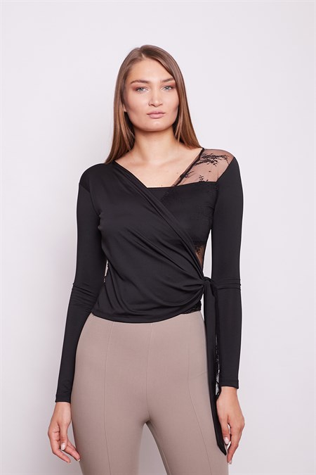 Dantel Detaylı Anvelop Kruvaze Uzun Kol Likralı Bluz-Siyah