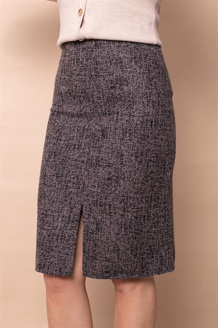 Kadın Diyagonal Hafif Likralı Yünlü Kumaş Önü Yırtmaçlı Diz Boy Kalem Etek-Bej Diyagonal