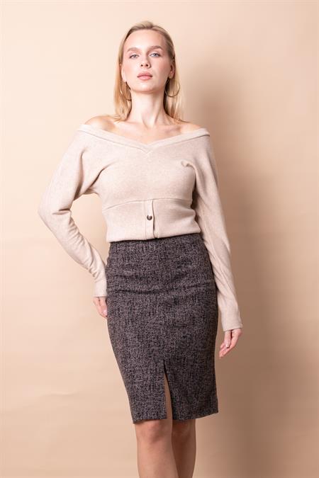 Kadın Diyagonal Hafif Likralı Yünlü Kumaş Önü Yırtmaçlı Diz Boy Kalem Etek-Bej Diyagonal