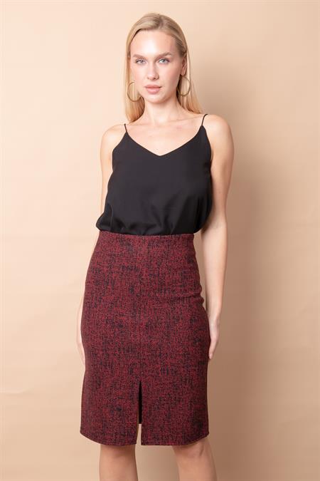 Kadın Diyagonal Hafif Likralı Yünlü Kumaş Önü Yırtmaçlı Diz Boy Kalem Etek-Bordo Diyagonal