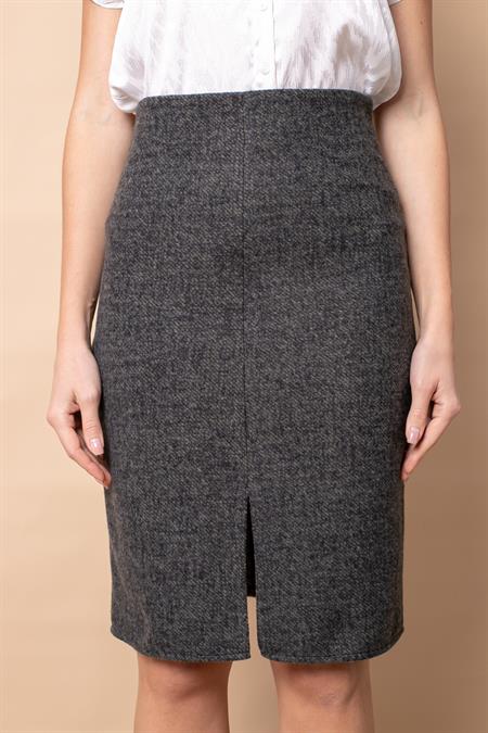 Kadın Diyagonal Hafif Likralı Yünlü Kumaş Önü Yırtmaçlı Diz Boy Kalem Etek-Haki Diyagonal