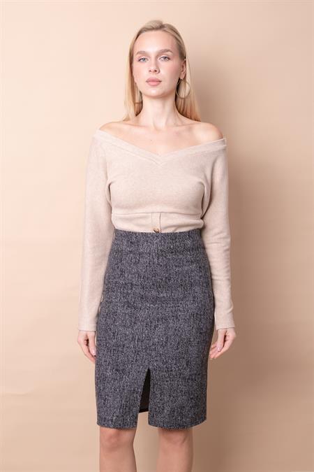 Kadın Diyagonal Hafif Likralı Yünlü Kumaş Önü Yırtmaçlı Diz Boy Kalem Etek-Siyah Diyagonal