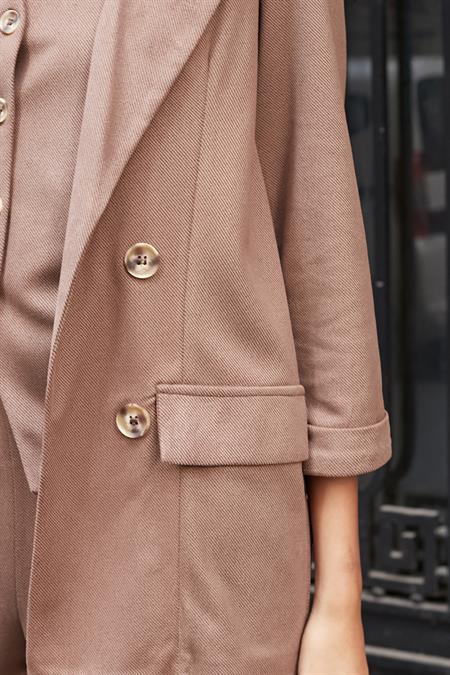 Kadın Süet Dokulu Kumaş Yakalı Capri Kol Cep Kapaklı Blazer Ceket-Vizon