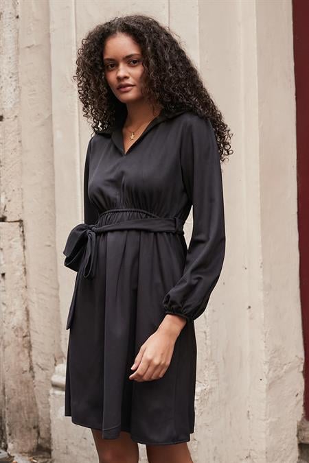 Kadın Süet Dokulu Kumaş Yakalı Uzun Kol Bağcıklı Cepli Diz Üstü Ofis-Günlük Elbise-Siyah