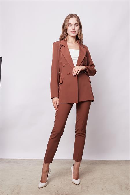 Kadın Düğme Detaylı Uzun Kol Şık Ofis Süs Cep Kapaklı Kumaş Blazer Ceket-Koyu Taba 