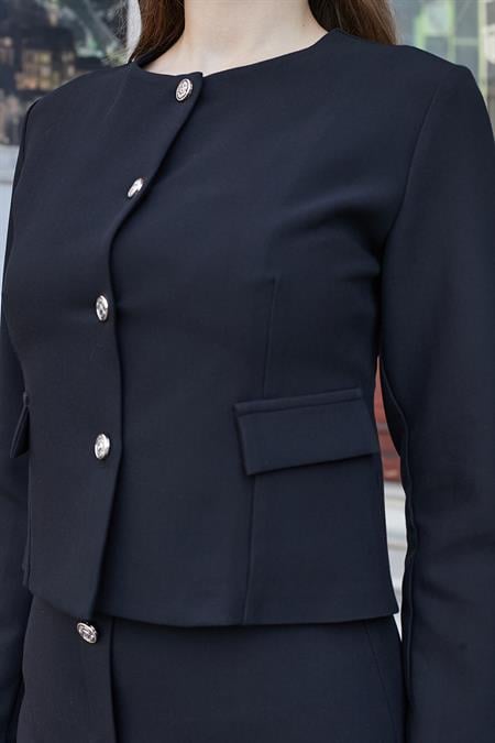 Kadın Hafif Esnek Kumaş Geniş Sıfır Yaka Cep Kapaklı Uzun Kol Dar Kesim Hafif Kısa Blazer Ceket-Siyah