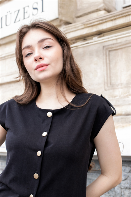 Kadın Esnek İpeksi Kumaş Geniş Sıfır Yaka Düğmeli Düşük Omuzlu Ceket Bluz-Siyah