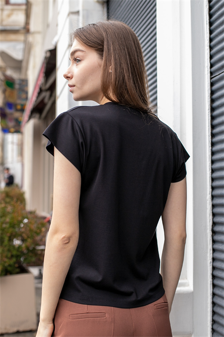Kadın İpeksi Kumaş Geniş Sıfır Yaka Kısa Kol Tshirt Bluz-Siyah