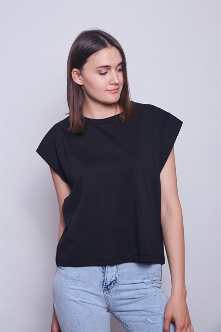 Kadın Geniş Sıfır Yaka Kısa Kol Pamuk Kumaş Oversize Tshirt-Siyah