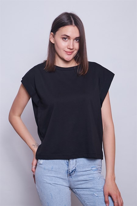 Kadın Geniş Sıfır Yaka Kısa Kol Pamuk Kumaş Oversize Tshirt-Siyah