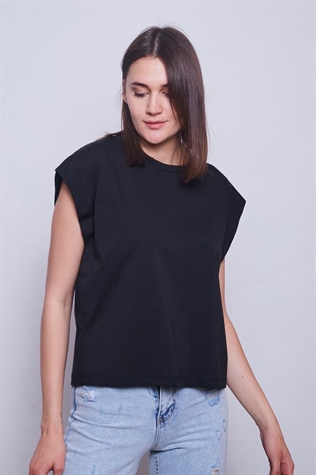 Kadın Geniş Sıfır Yaka Kısa Kol Pamuk Kumaş Oversize Tshirt-Siyah