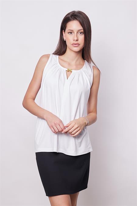 Kadın Kırışmaz Span Karışımlı Geniş Sıfır Yaka Yakası Pileli Aksesuarlı Kolsuz T-shirt Bluz-Beyaz