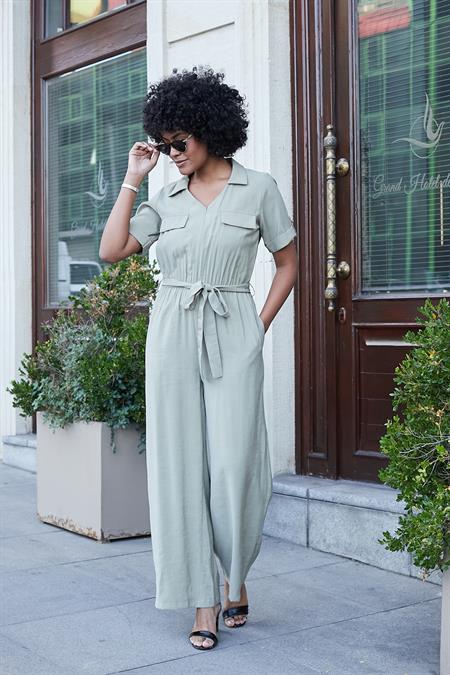 Kadın İpeksi Modal Kumaş Yakalı Cep Kapaklı Önü Fermuarlı Beli Lastikli Kısa Kol Bol Paça Tulum-Açık Haki