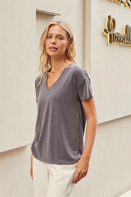 Kadın İpeksi Modal Penye Esnek Kumaş V Yaka Düşük Omuzlu Kısa Kol T-shirt Bluz-Antrasit 