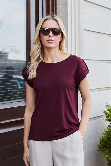 Kadın Kaliteli Likrasız Span Kumaş Geniş Sıfır Yaka Duble Kollu Apoletli Düğmeli T-shirt Bluz-Bordo 