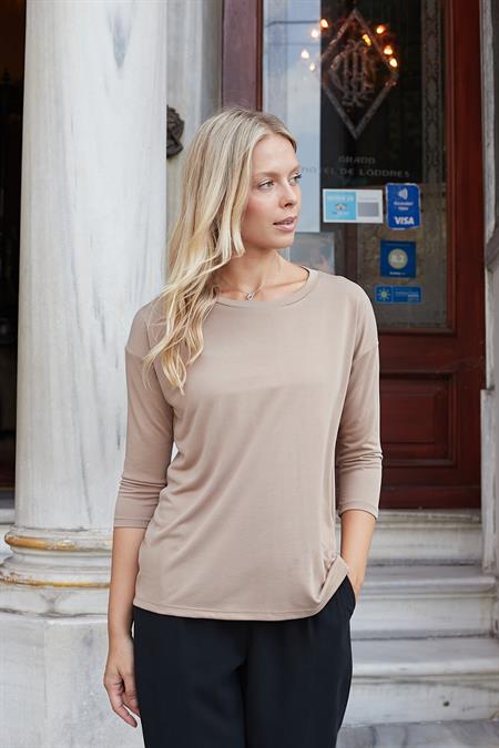Kadın Kaliteli Modal Esnek Kumaş Geniş Sıfır Yaka Kapri Truvakar Kol Hafif Salaş Bluz-Camel 